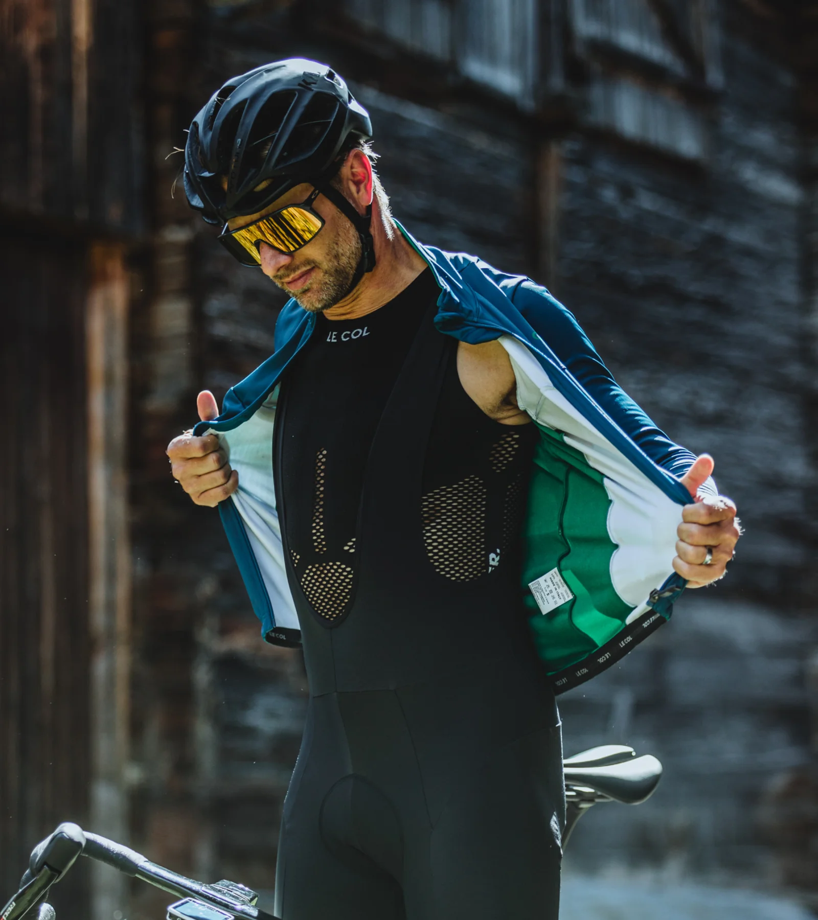 SS20_LeCol_unisex_pro_mesh_sleeveless_base_layer_black_1_3ae18381-6cdc-44d1-8e41-69c807959815_1600x1800_crop_center.jpg