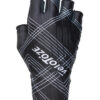 veloToze_Aero_Glove_-_IMG_7834_v2_1050_x_1500.webp