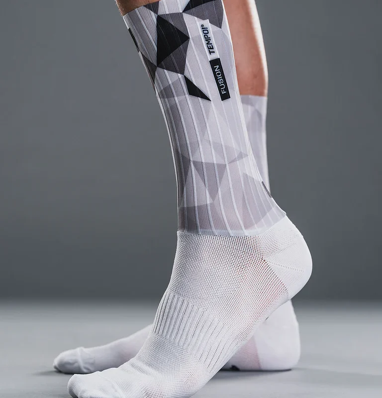 Tempo-pro-aero-sock_1258_Carbon_1_v1-10083108.jpg Tempo-pro-aero-sock_1258_Carbon_1_v1-10083108.jpg