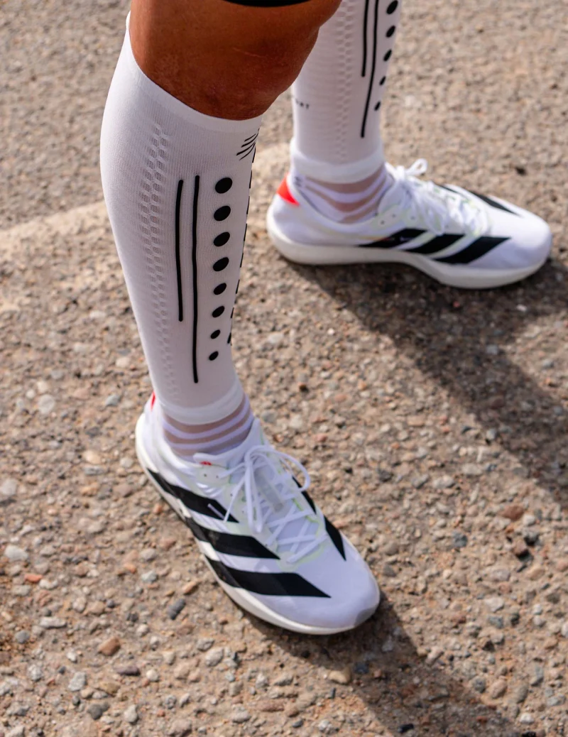 r2-aero-20-white-black.jpg-4