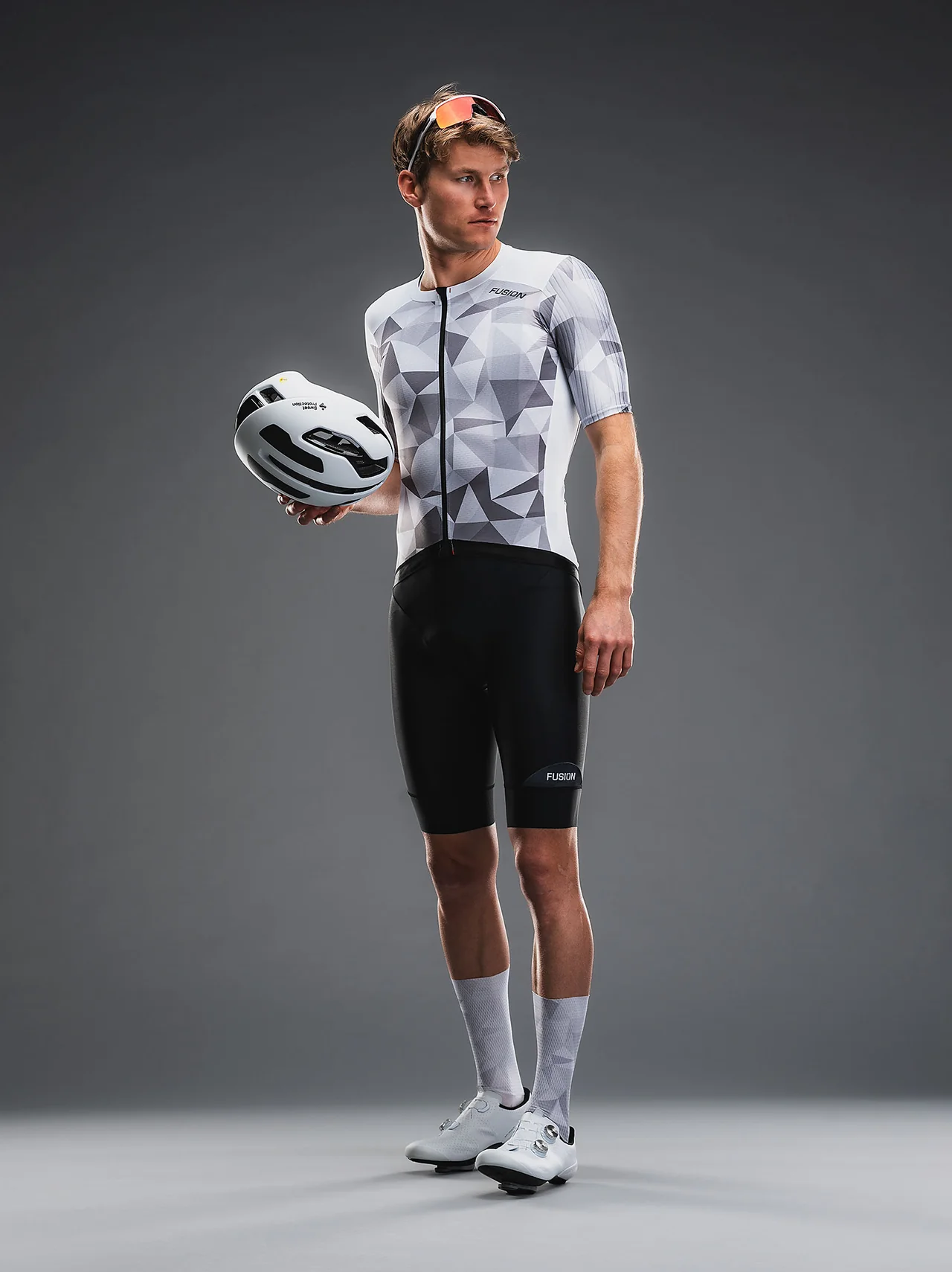 Mens-Tempo-Bib-Shorts_0142_Black_7_v1-10234516_fa9368db-2a46-4418-869e-906c30e6d928.jpg Mens-Tempo-Bib-Shorts_0142_Black_7_v1-10234516_fa9368db-2a46-4418-869e-906c30e6d928.jpg