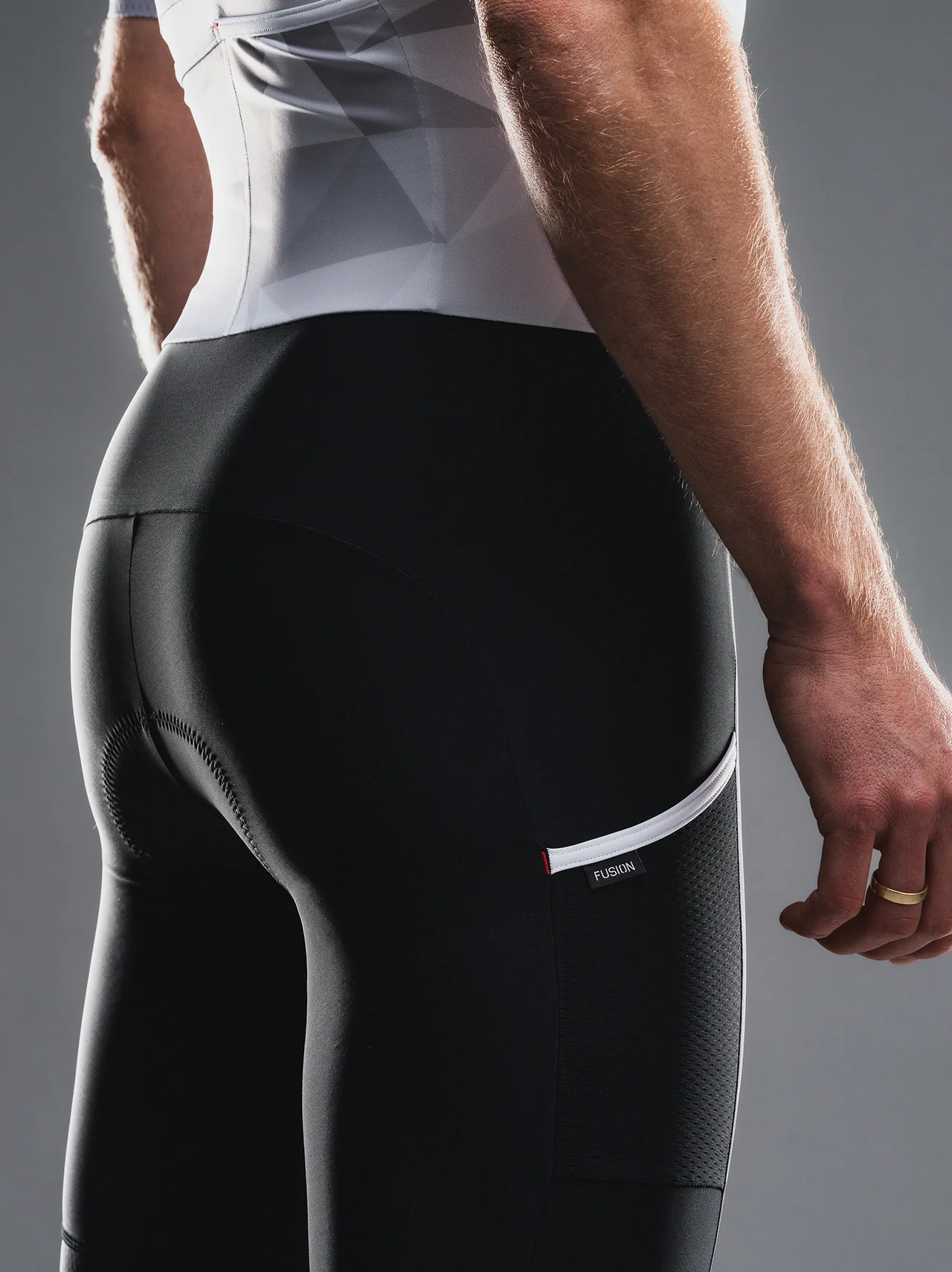 TEMPO-TWO-tri-suit_1192_White-grey_5_v1-10912973.jpg
